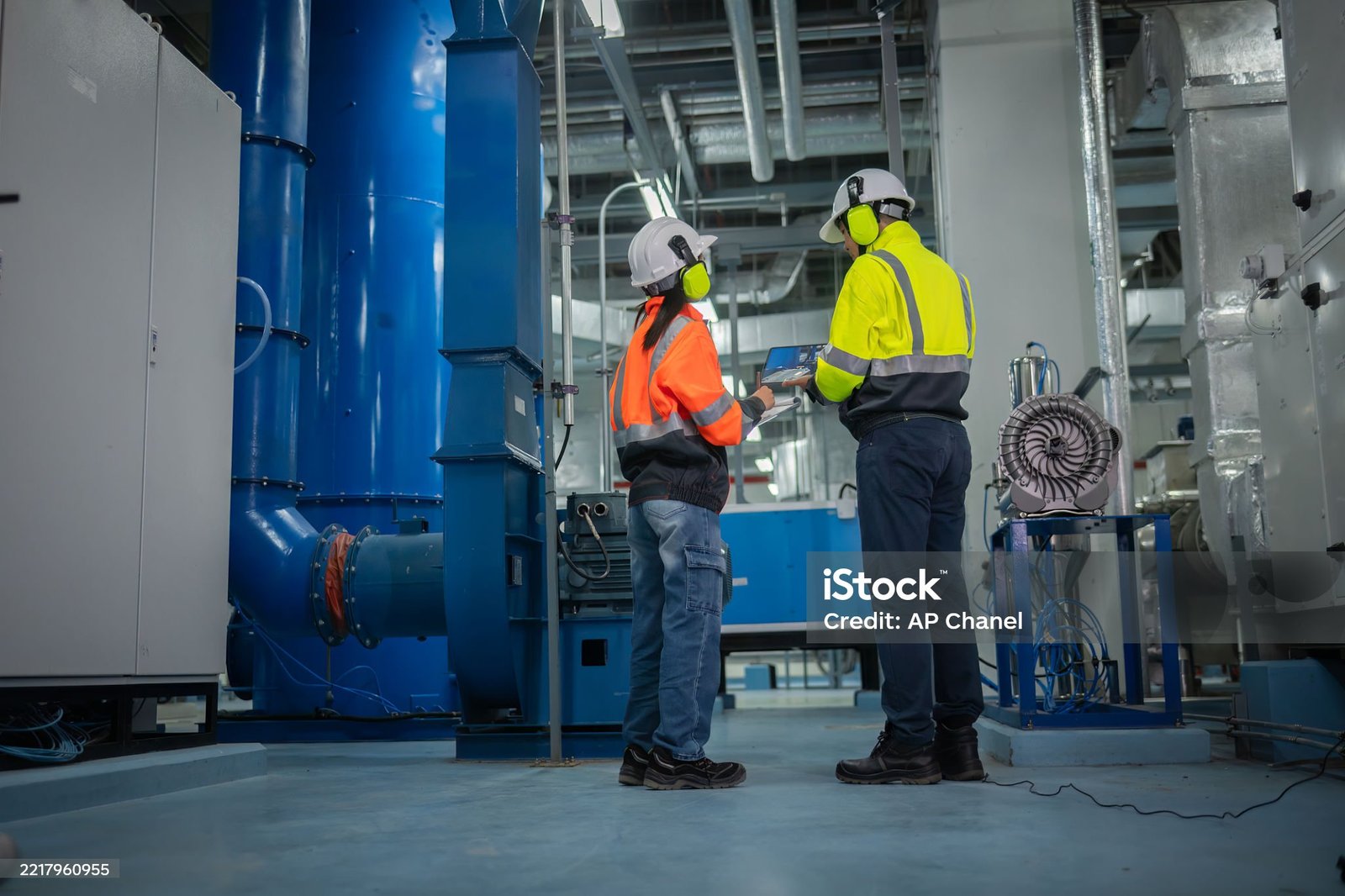 إنجاز مشروع توريد لوحات التوزيع لأكبر مجمع سكني في العاصمة الإدارية